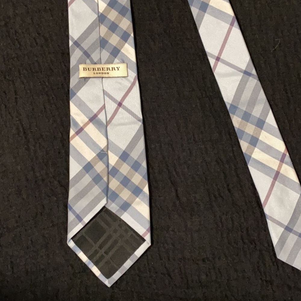Burberry London Classic Silver Grey Tie